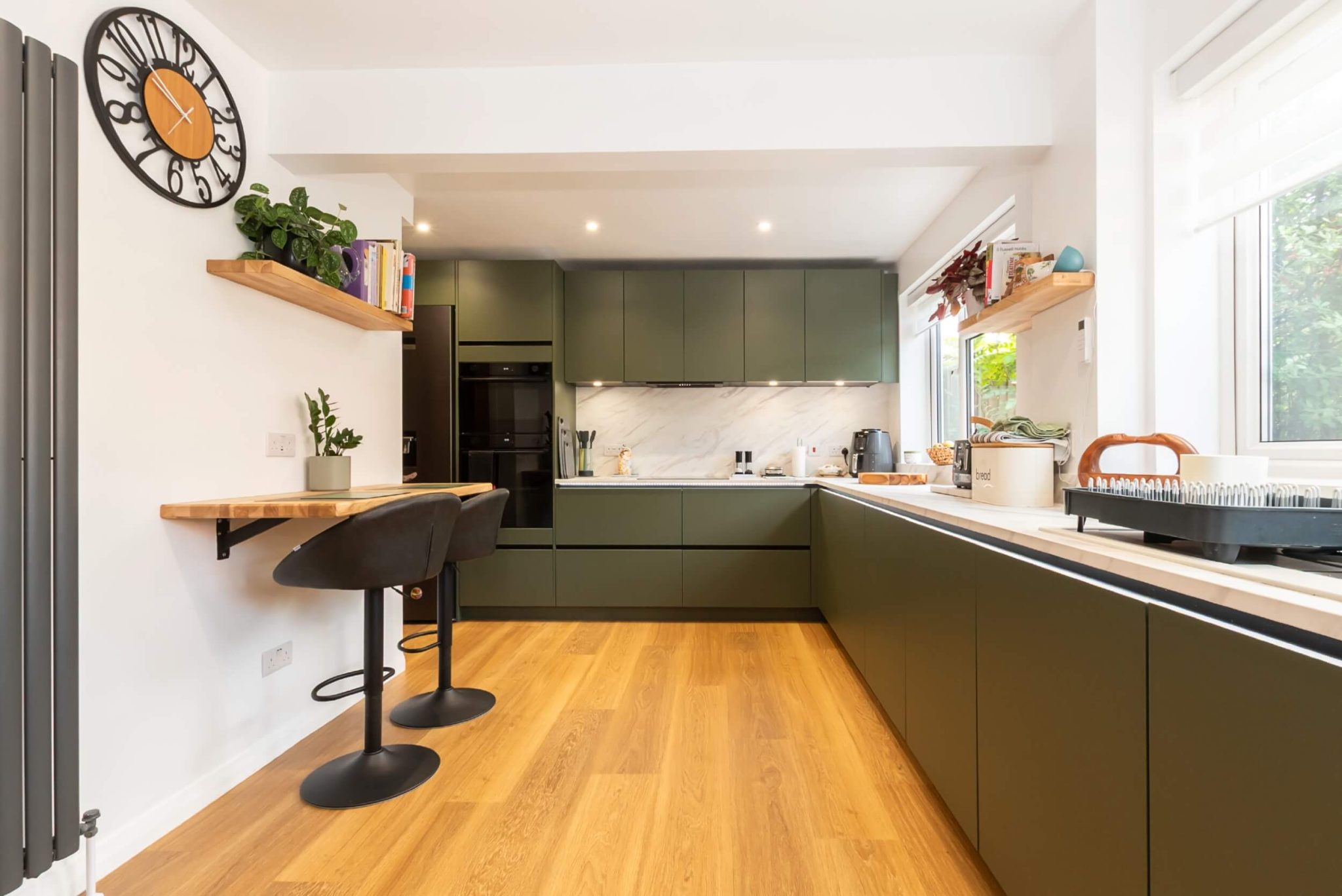 Green Handleless Kitchen in Bitterne 2 DSC 2561 scaled